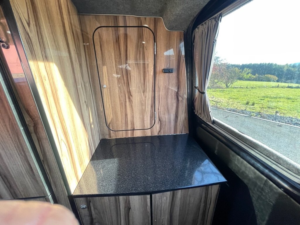 Used Volkswagen Transporter 2018 for sale - 76279380: Photo 30