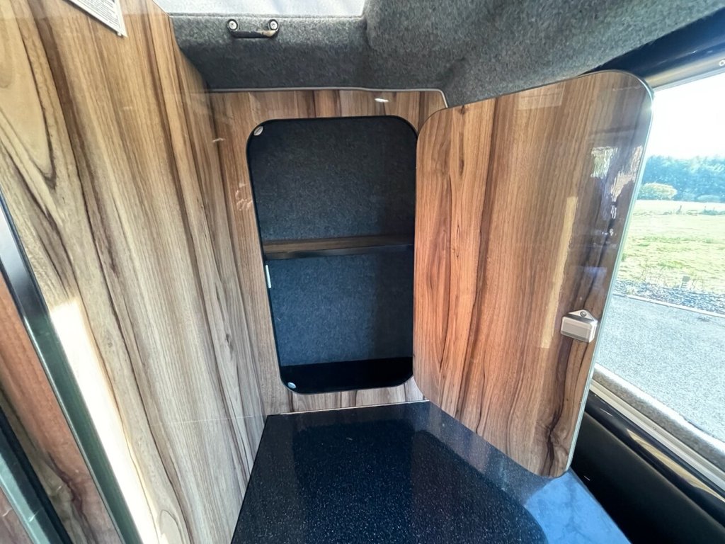 Used Volkswagen Transporter 2018 for sale - 76279380: Photo 31