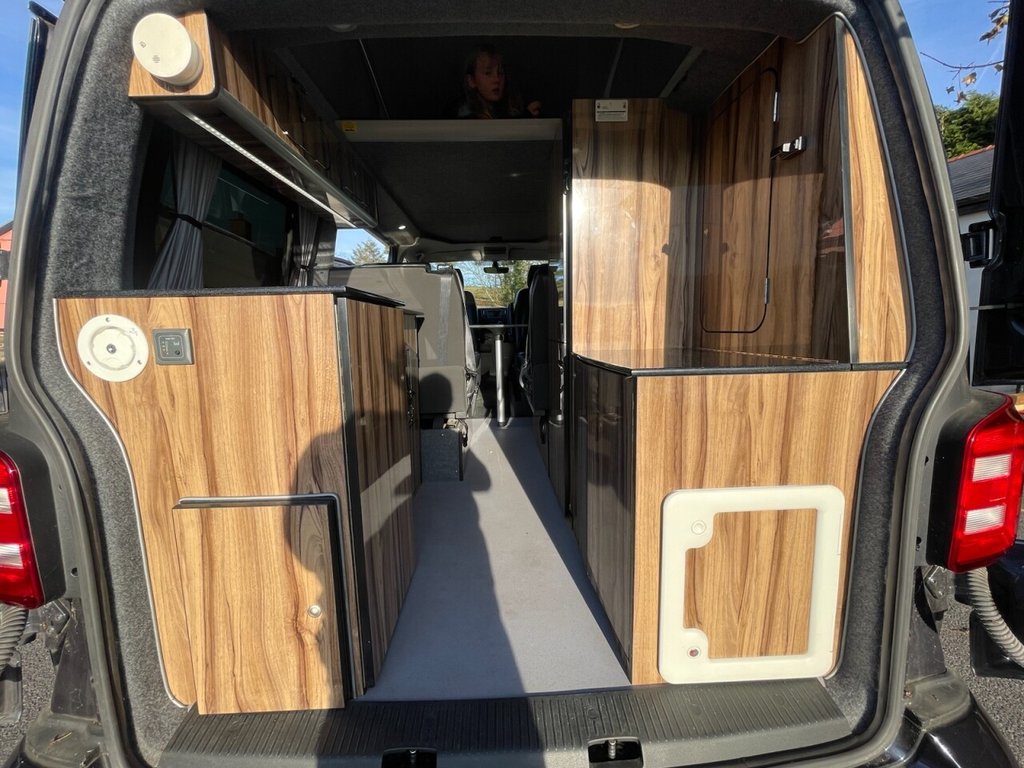 Used Volkswagen Transporter 2018 for sale - 76279380: Photo 4