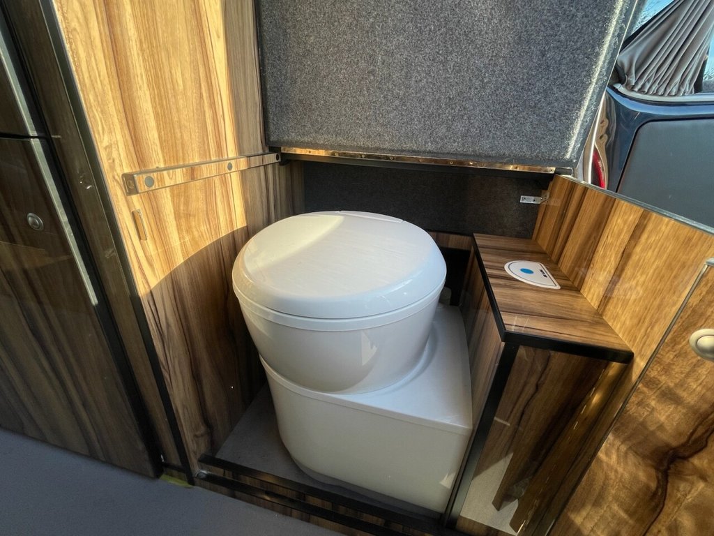 Used Volkswagen Transporter 2018 for sale - 76279380: Photo 6