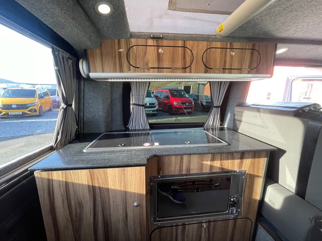 Used Volkswagen Transporter 2018 for sale - 76279380: Photo 8