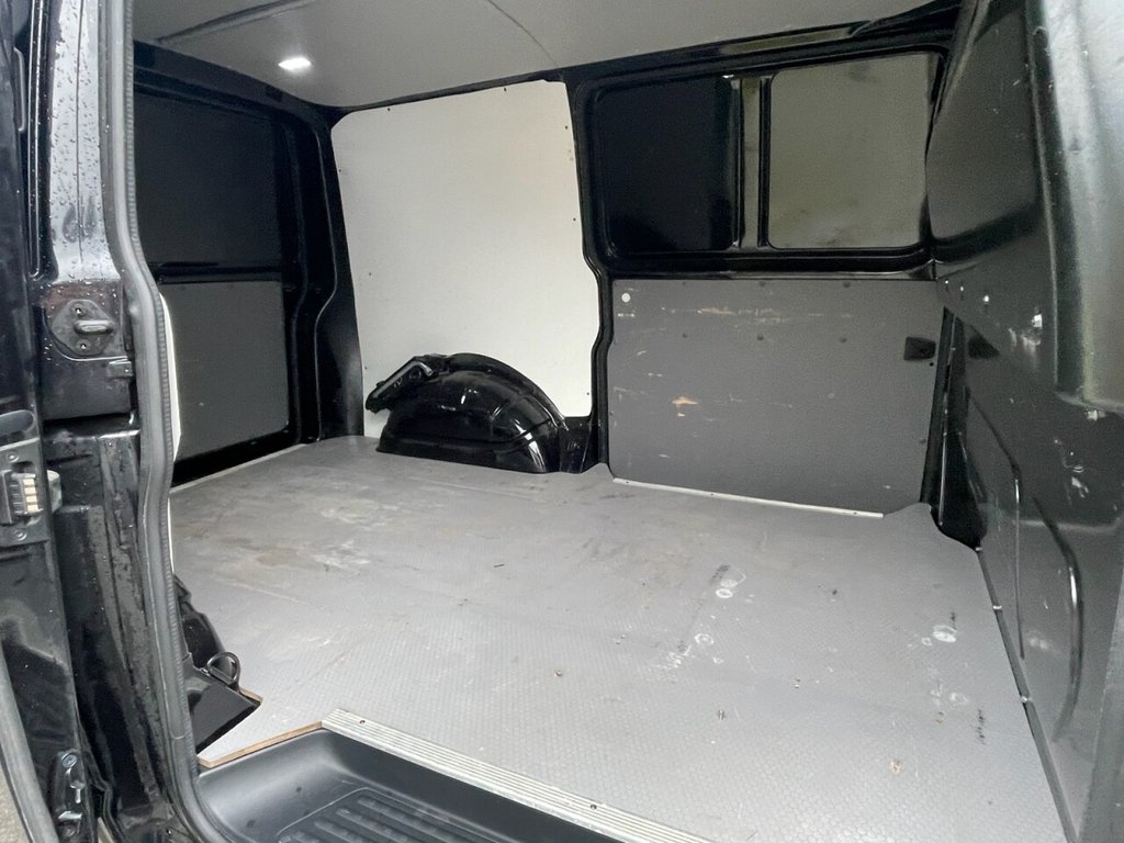 Used Volkswagen Transporter 2021 for sale - 77680396: Photo 17