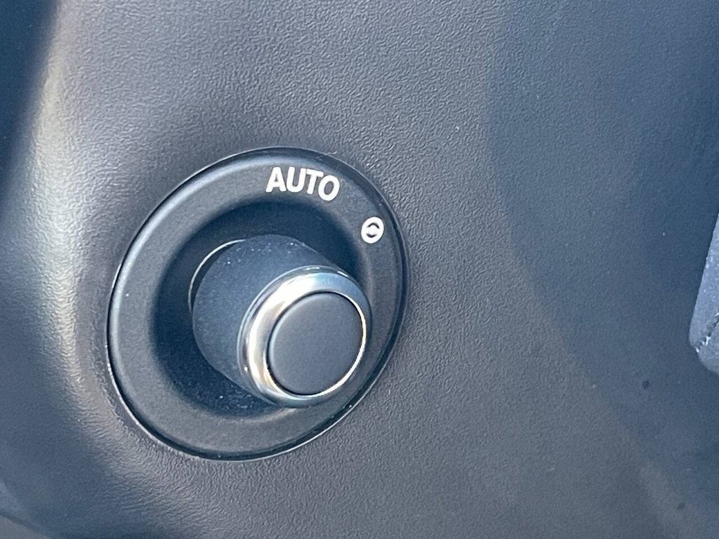 Used Land Rover Discovery 2020 for sale - 77952375: Photo 32