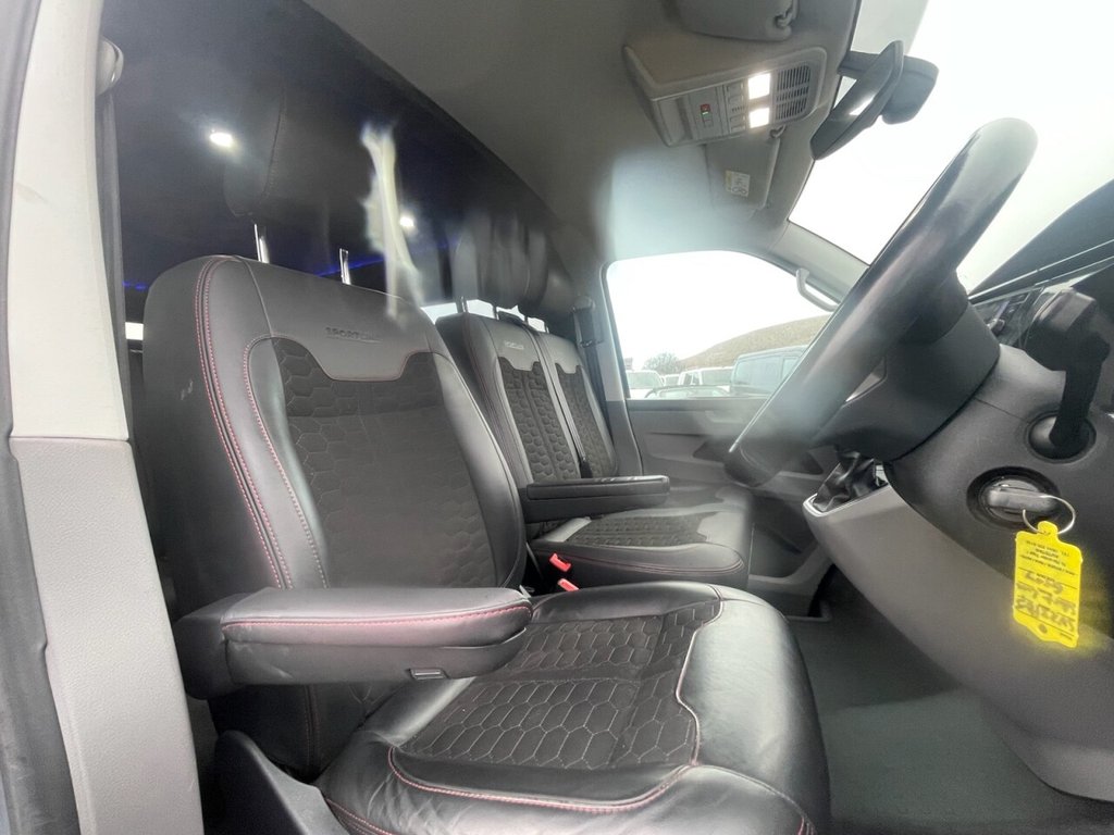 Used Volkswagen Transporter 2023 for sale - 77971632: Photo 2