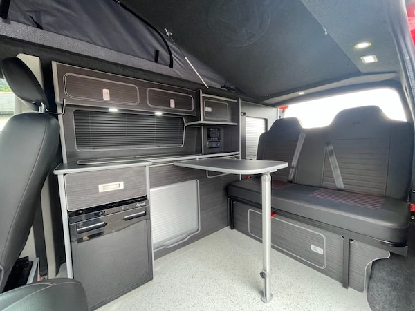 Used Volkswagen Transporter 2019 for sale - 76106127: Photo 2
