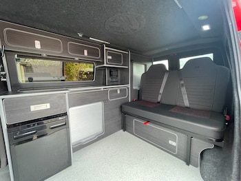 Used Volkswagen Transporter 2019 for sale - 76106127: Photo 3