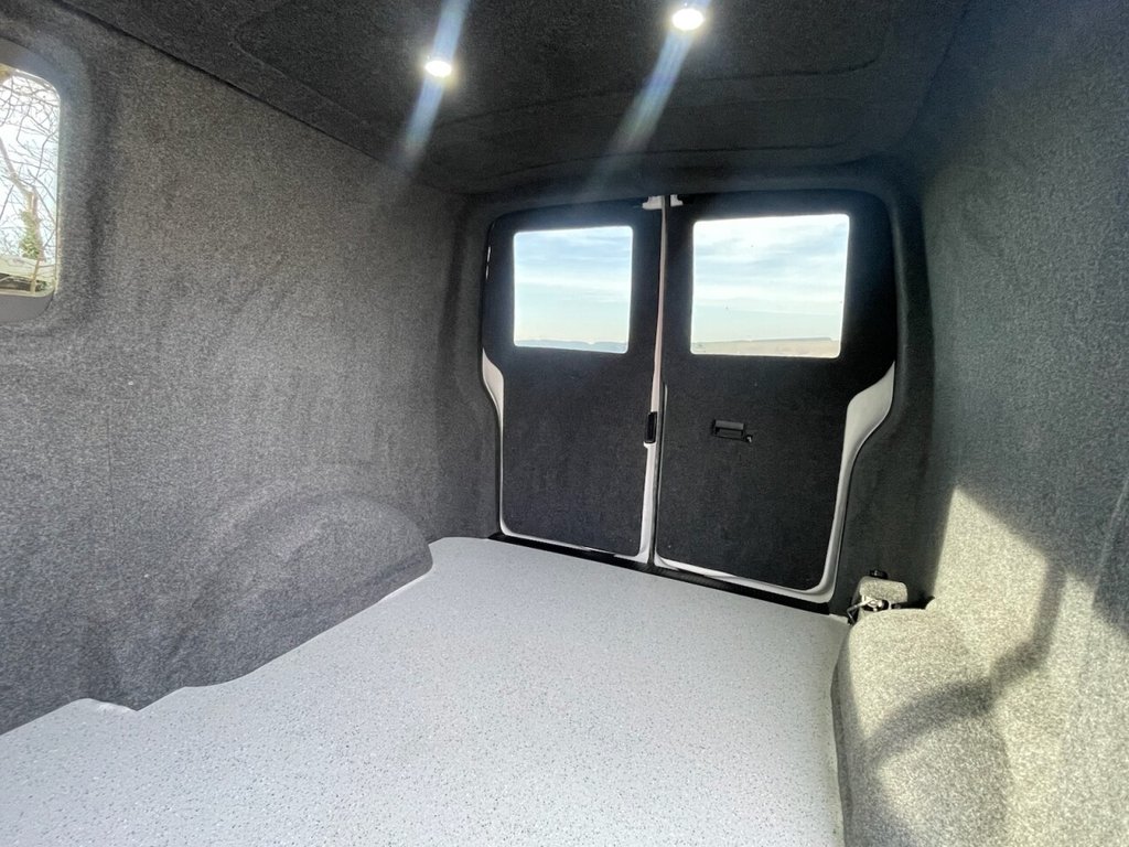 Used Volkswagen Transporter 2019 for sale - 77967042: Photo 16