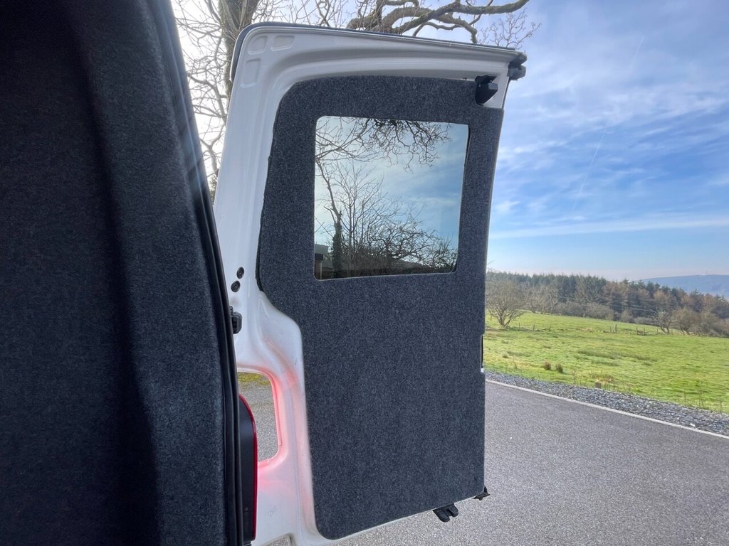 Used Volkswagen Transporter 2019 for sale - 77967042: Photo 24