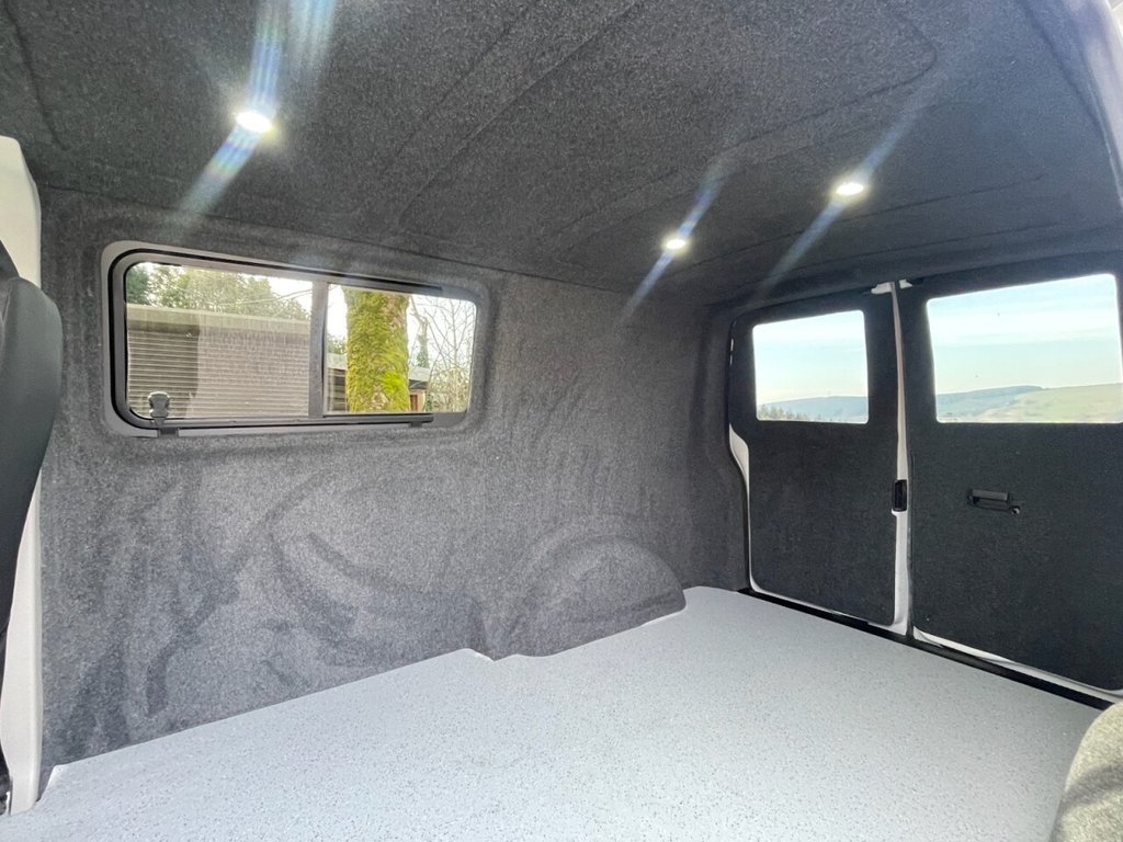 Used Volkswagen Transporter 2019 for sale - 77967042: Photo 25