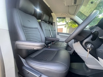 Used Volkswagen Transporter 2019 for sale - 79009392: Photo