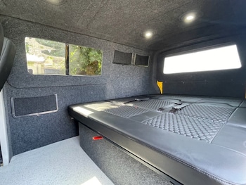 Used Volkswagen Transporter 2019 for sale - 79009392: Photo