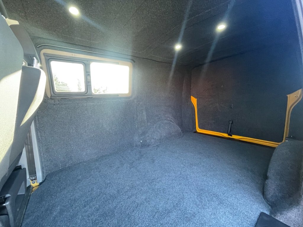 Used Volkswagen Transporter 2020 for sale - 76617389: Photo 24