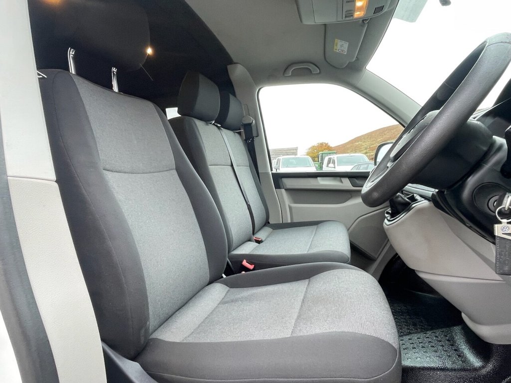 Used Volkswagen Transporter 2019 for sale - 76481772: Photo 2