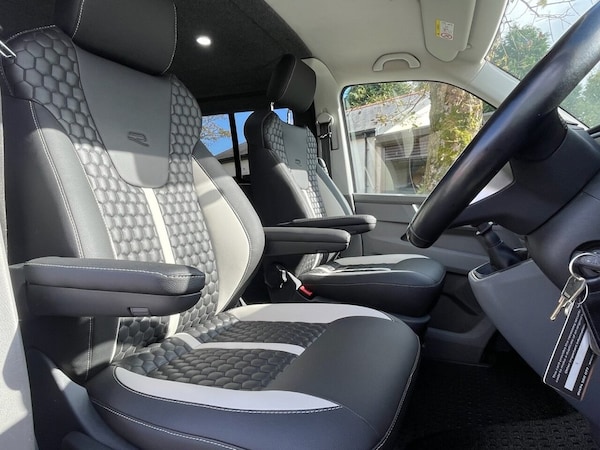 Used Volkswagen Transporter 2021 for sale - 76236138: Photo 2