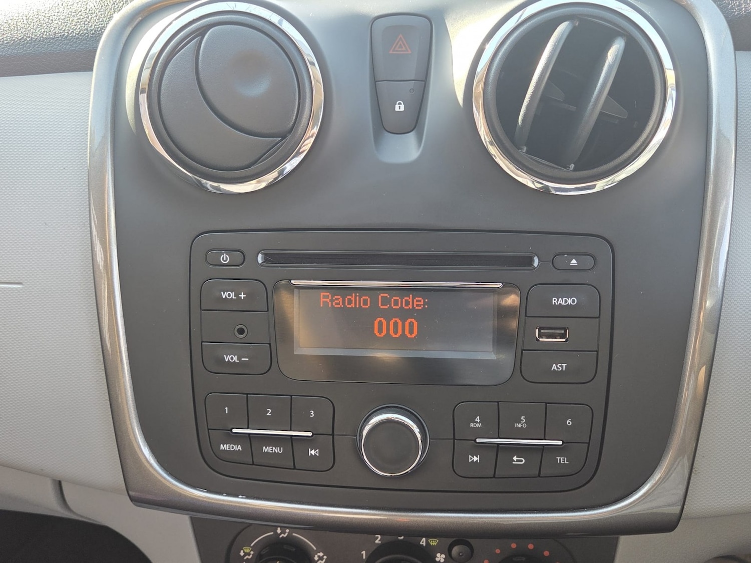 Used Dacia Logan MCV 2014 for sale - 77953909: Photo 10