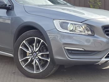 Used Volvo V60 Cross Country 2015 for sale - 79687325: Photo
