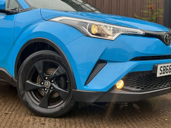 Used Toyota C-HR 2019 for sale - 76174121: Photo 2