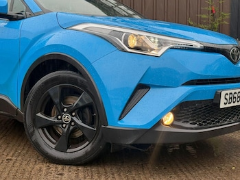 Used Toyota C-HR 2019 for sale - 76174121: Photo 2