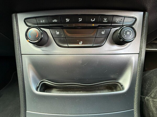 Used Vauxhall Astra 2017 for sale - 76041094: Photo 12