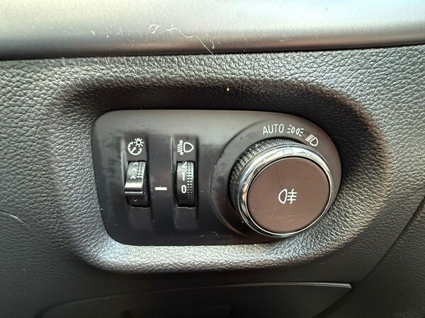 Used Vauxhall Astra 2017 for sale - 76041094: Photo 15