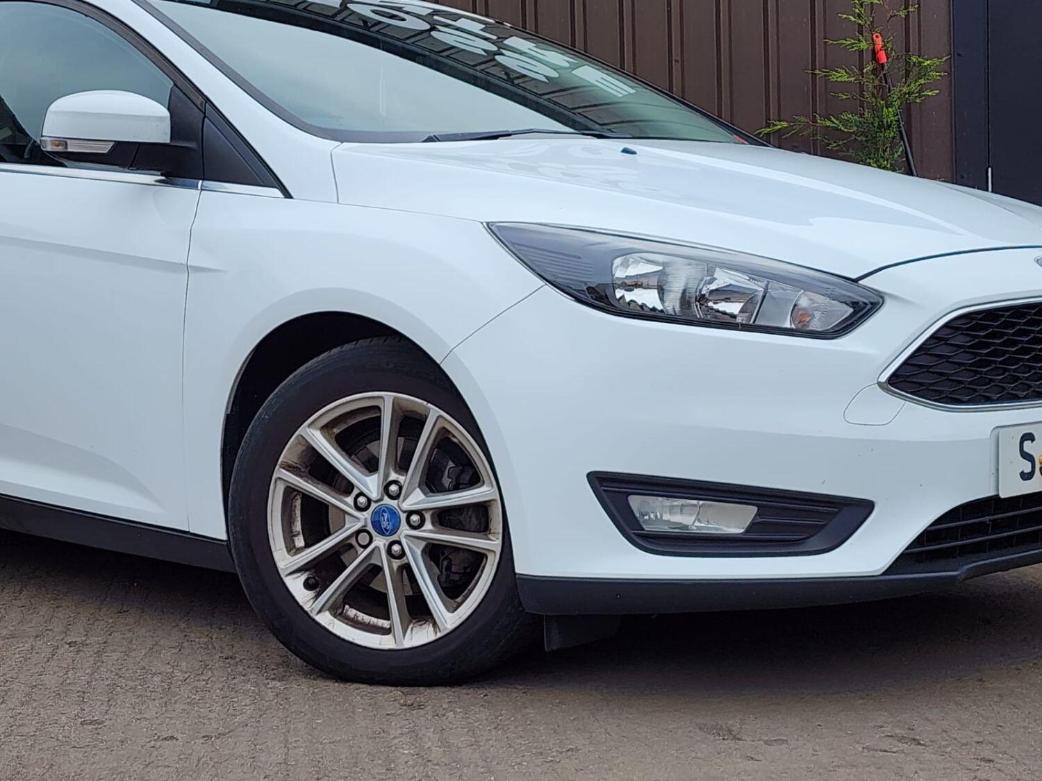 Used Ford Focus 2015 for sale - 76268537: Photo 2