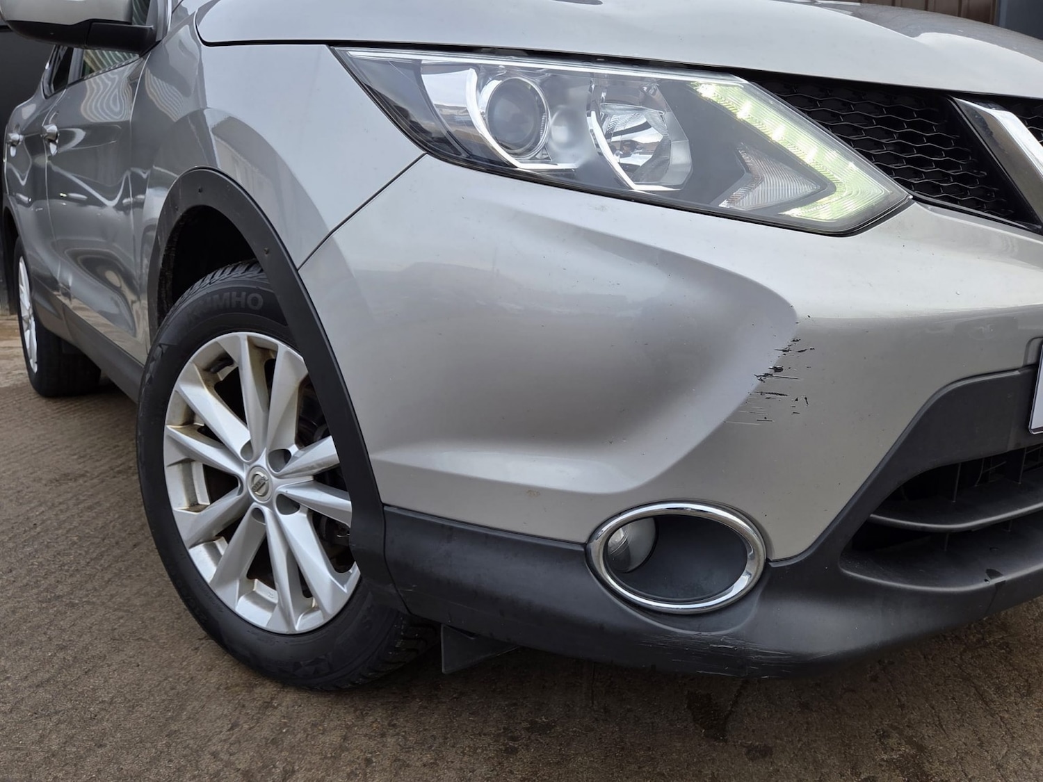 Used Nissan Qashqai 2017 for sale - 77438477: Photo 2