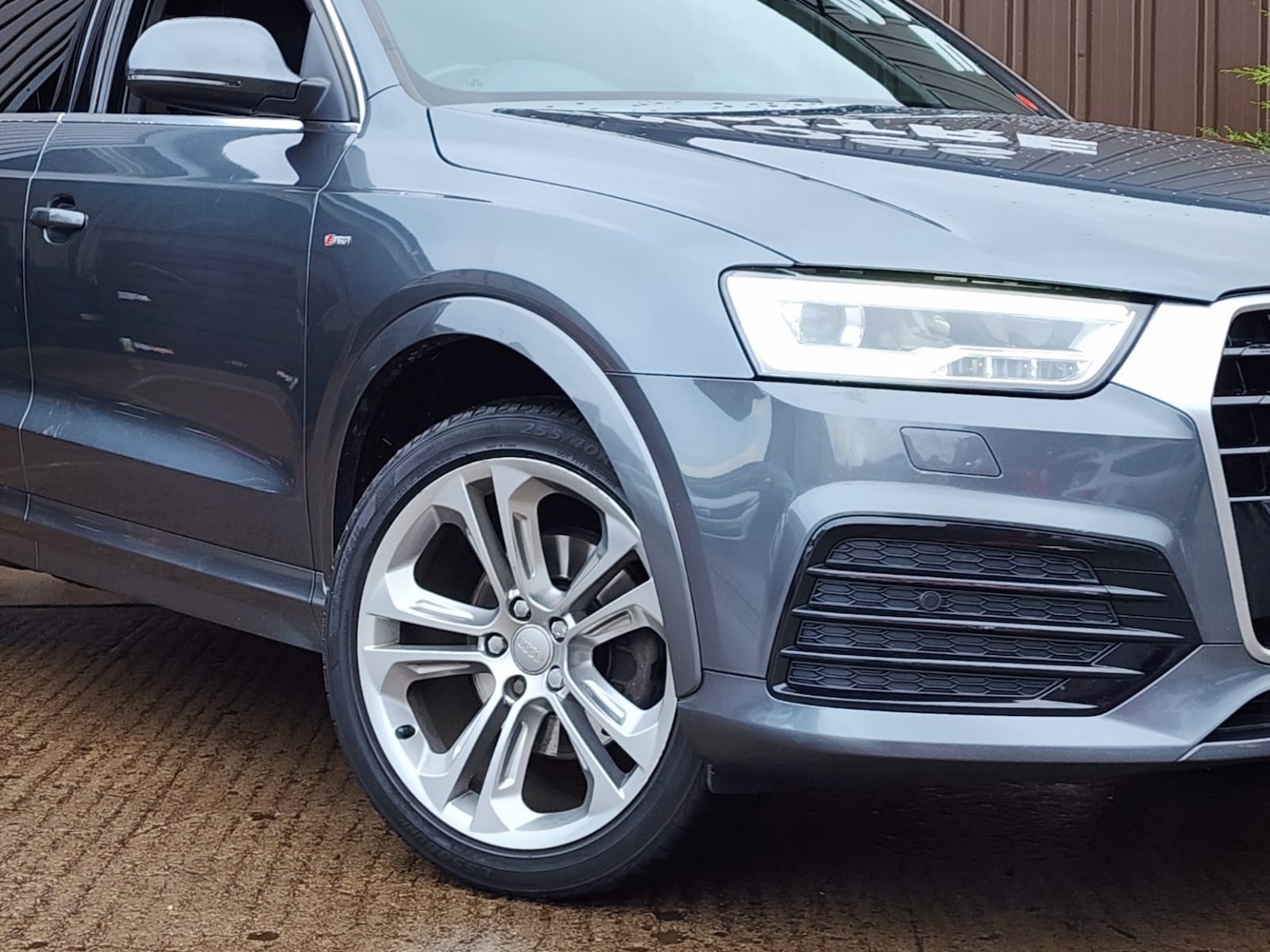 Used Audi Q3 2016 for sale - 76687183: Photo 2
