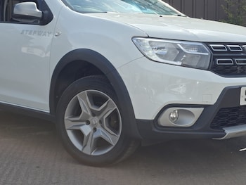 Used Dacia Sandero Stepway 2018 for sale - 79424168: Photo