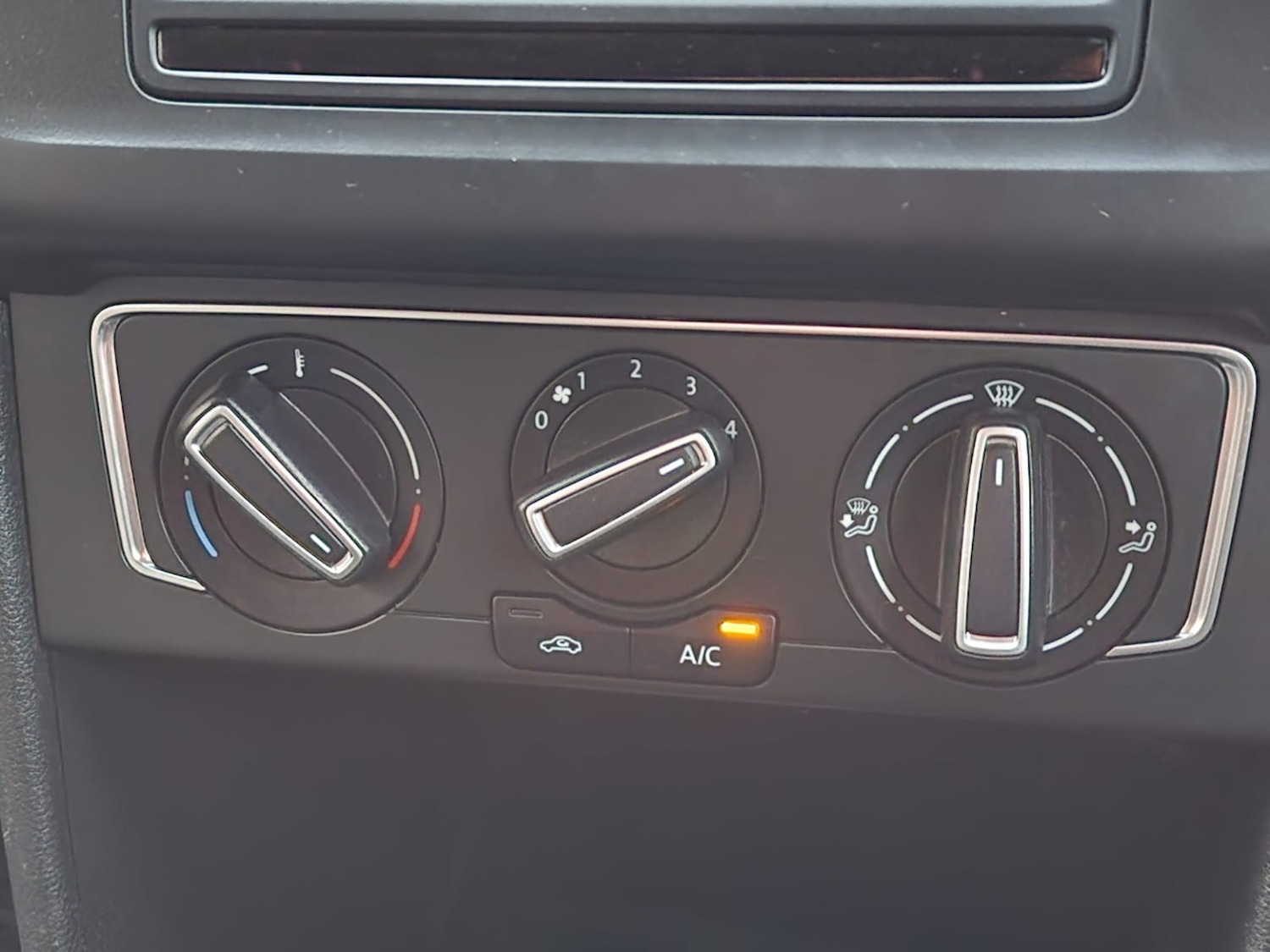 Used Volkswagen Polo 2016 for sale - 76605938: Photo 12