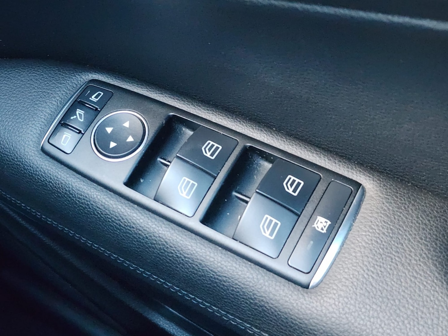 Used Mercedes-Benz E Class 2013 for sale - 76769915: Photo 19