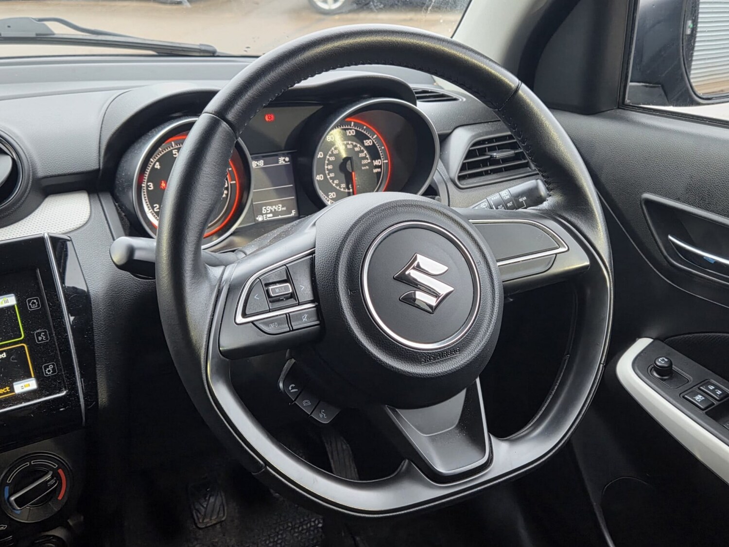 Used Suzuki Swift 2019 for sale - 77572738: Photo 8