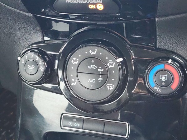 Used Ford Fiesta 2016 for sale - 76211877: Photo 12