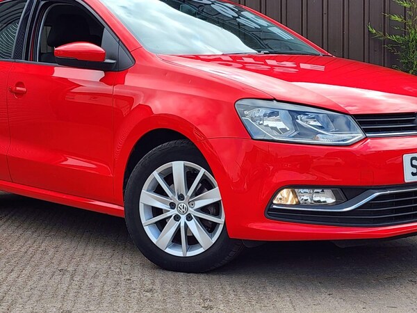 Used Volkswagen Polo 2015 for sale - 75686092: Photo 2