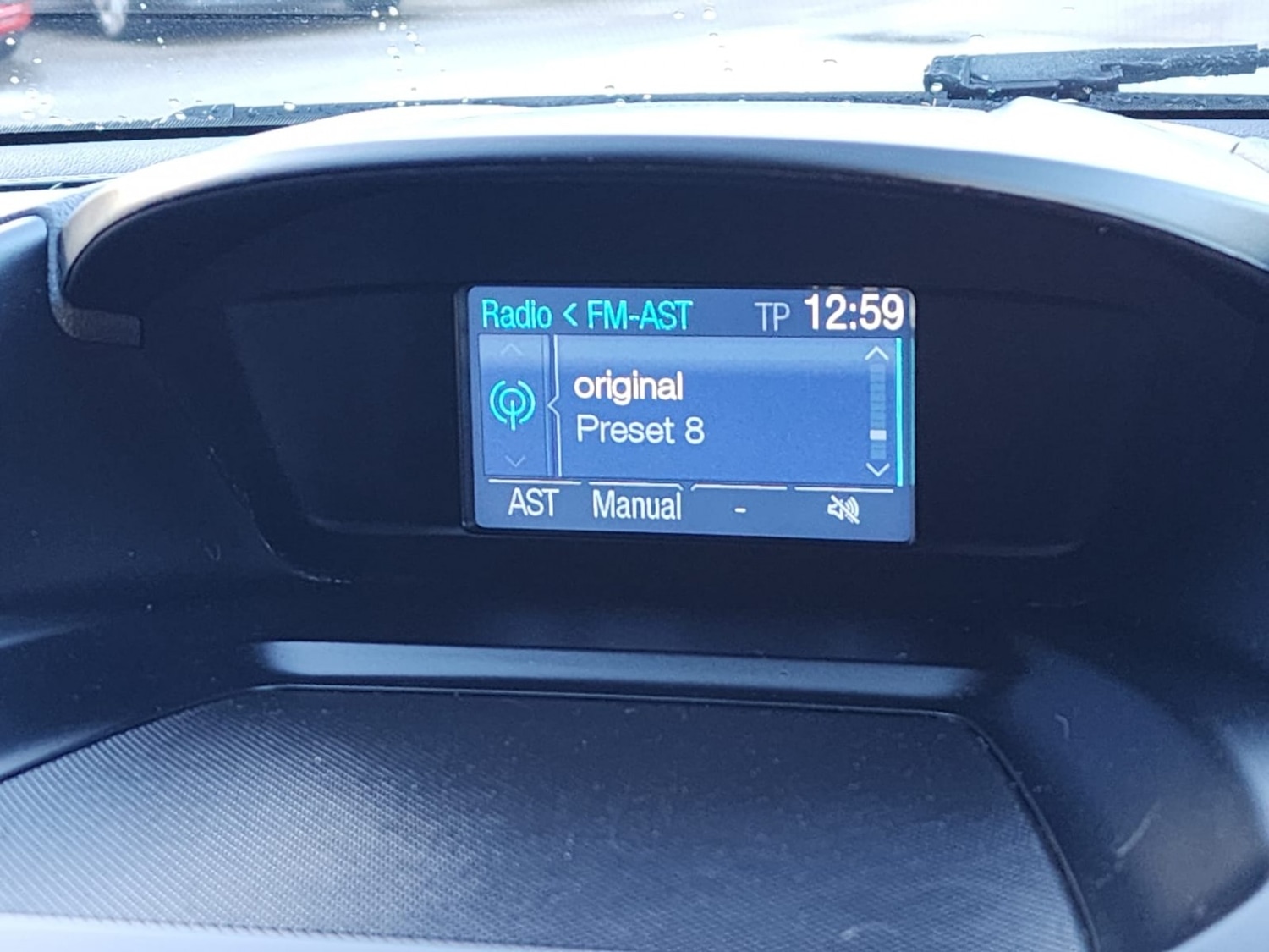 Used Ford Kuga 2014 for sale - 76968597: Photo 12