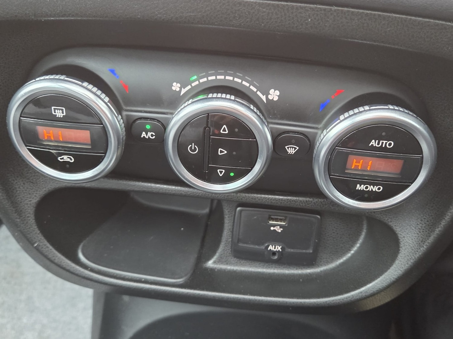 Used Fiat 500L 2014 for sale - 77656404: Photo 10