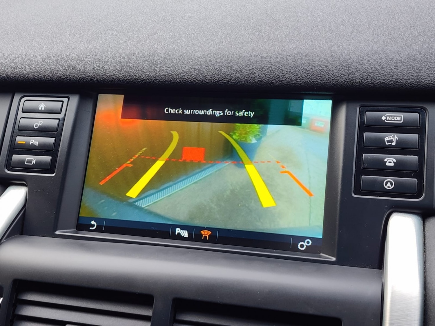 Used Land Rover Discovery Sport 2016 for sale - 76591502: Photo 15