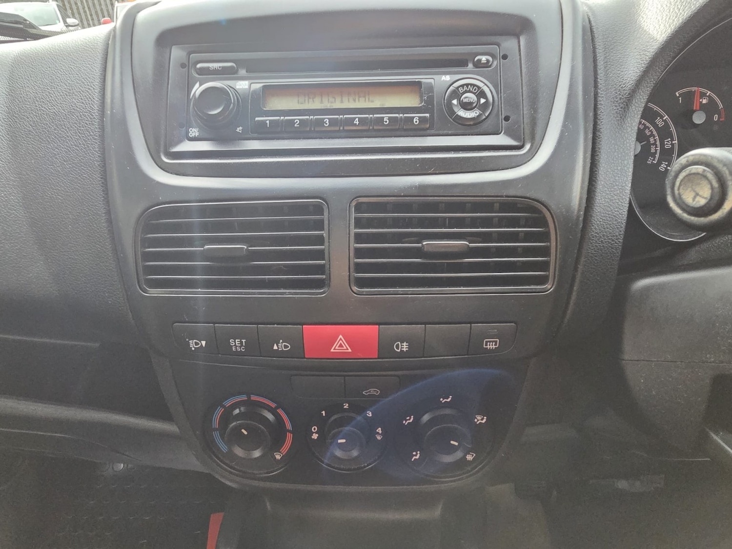 Used Vauxhall Combo 2014 for sale - 77668627: Photo 10