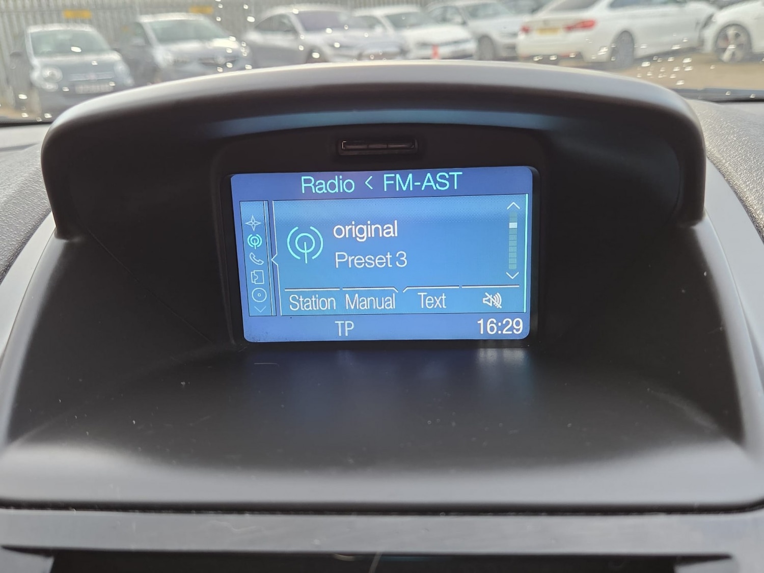 Used Ford Fiesta 2016 for sale - 77668596: Photo 10