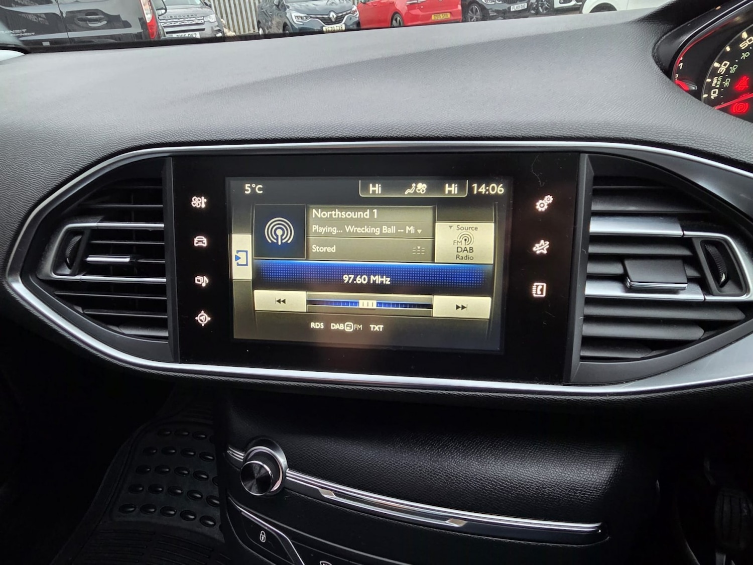 Used Peugeot 308 2014 for sale - 77065651: Photo 11