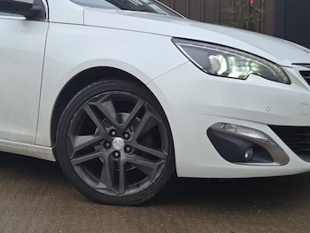 Used Peugeot 308 2014 for sale - 77065651: Photo