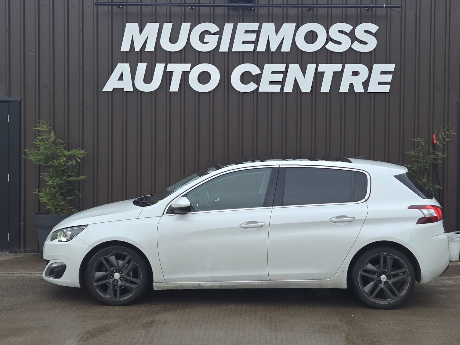 Used Peugeot 308 2014 for sale - 77065651: Photo 4