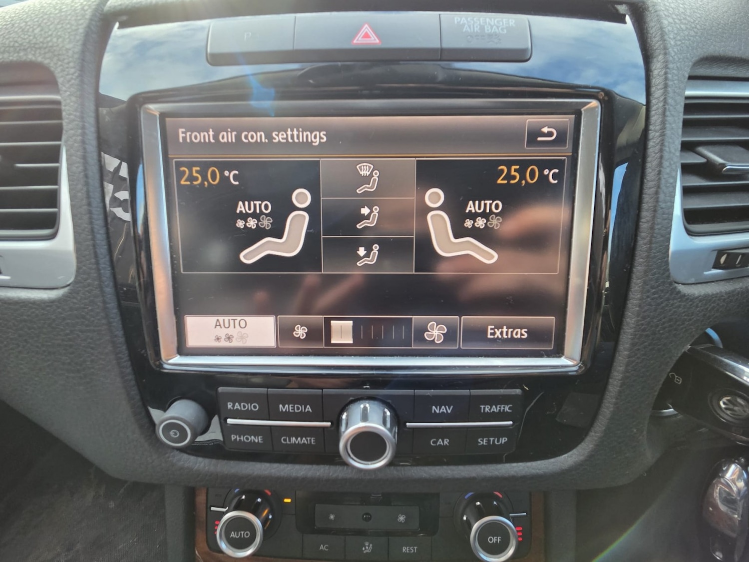 Used Volkswagen Touareg 2011 for sale - 77622476: Photo 10