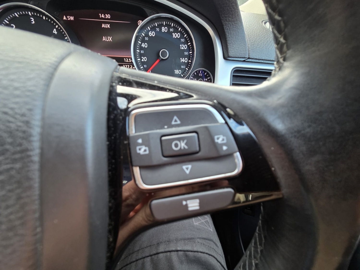 Used Volkswagen Touareg 2011 for sale - 77622476: Photo 15