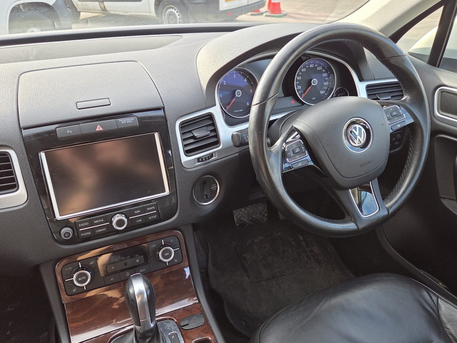 Used Volkswagen Touareg 2011 for sale - 77622476: Photo 7