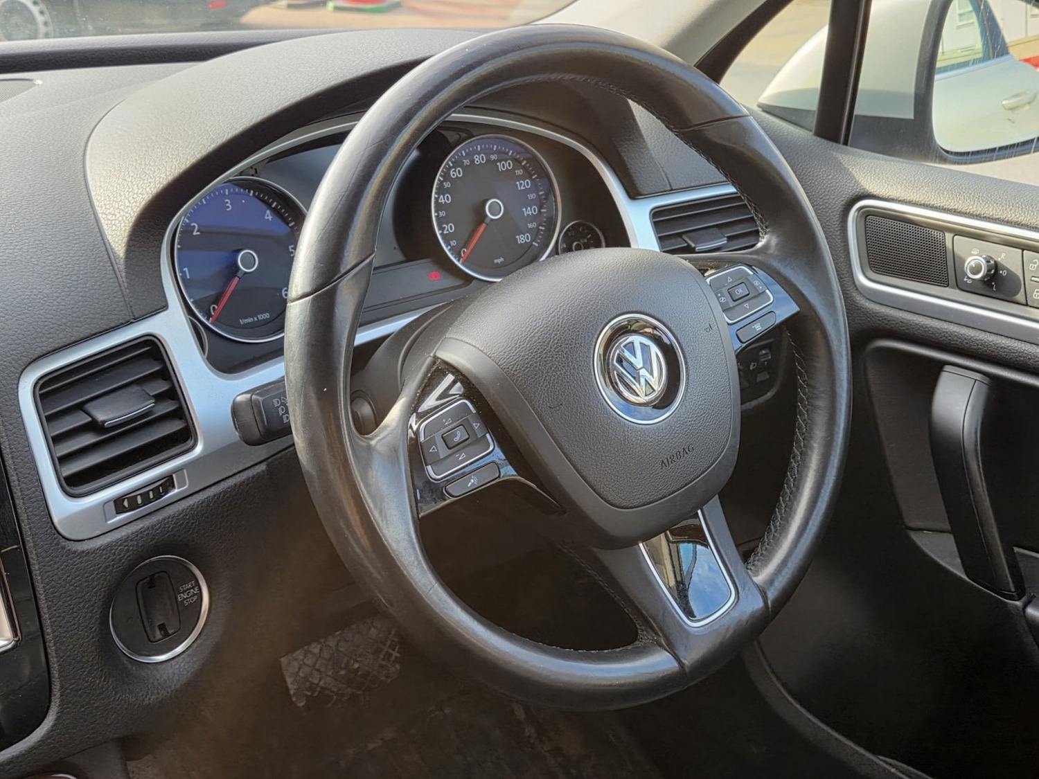 Used Volkswagen Touareg 2011 for sale - 77622476: Photo 8