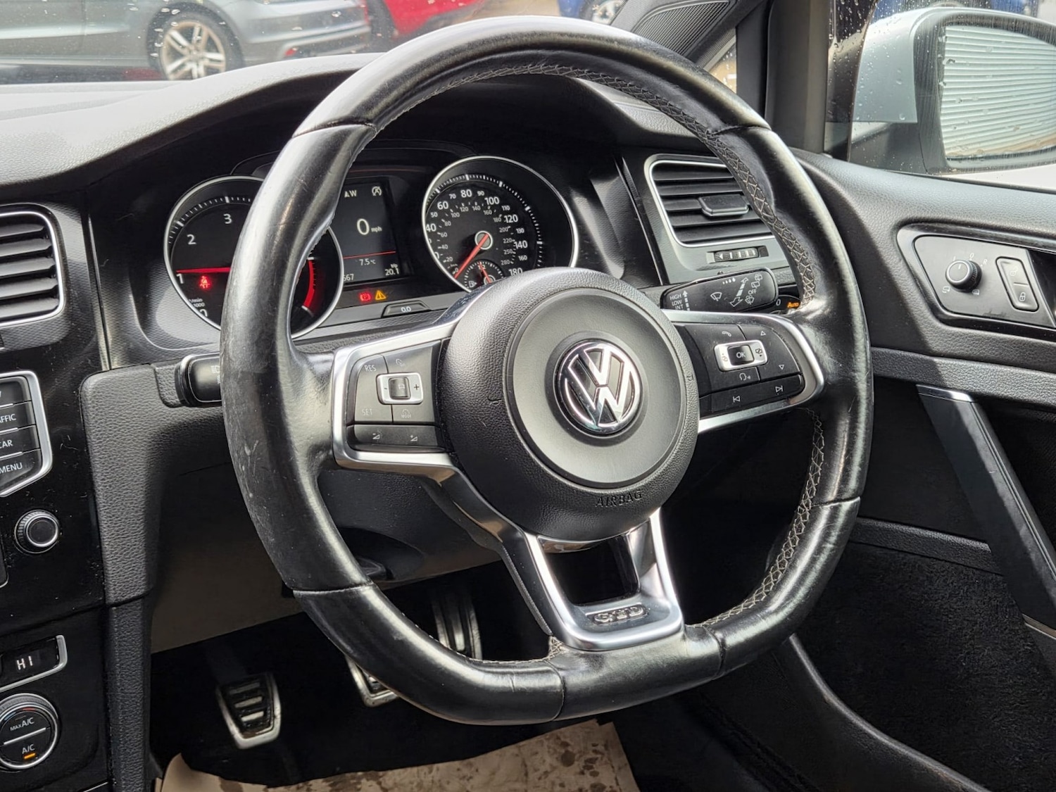 Used Volkswagen Golf 2016 for sale - 77228236: Photo 8