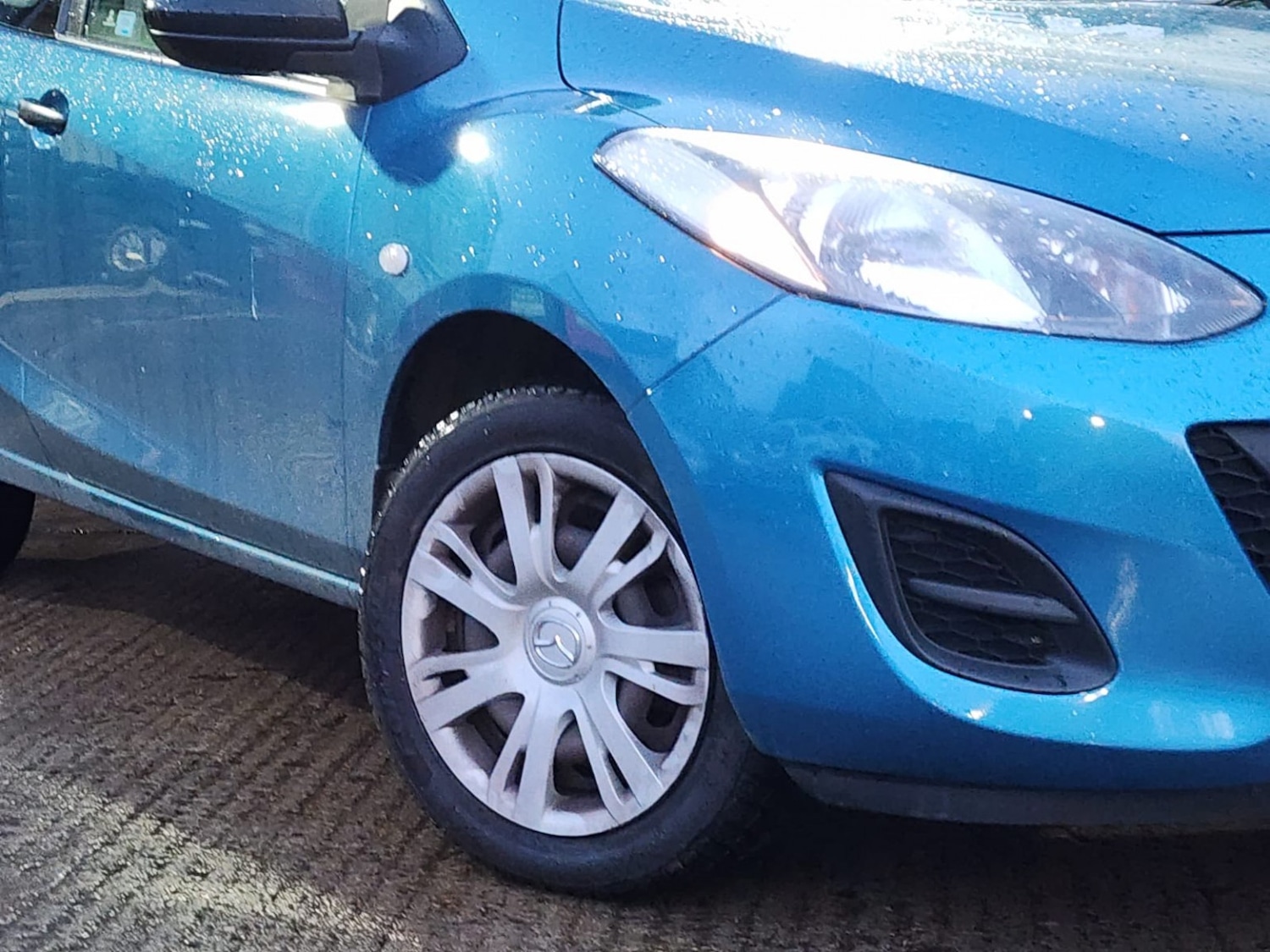 Used Mazda Mazda2 2013 for sale - 76769710: Photo 2