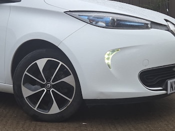 Used Renault Zoe 2019 for sale - 77228243: Photo