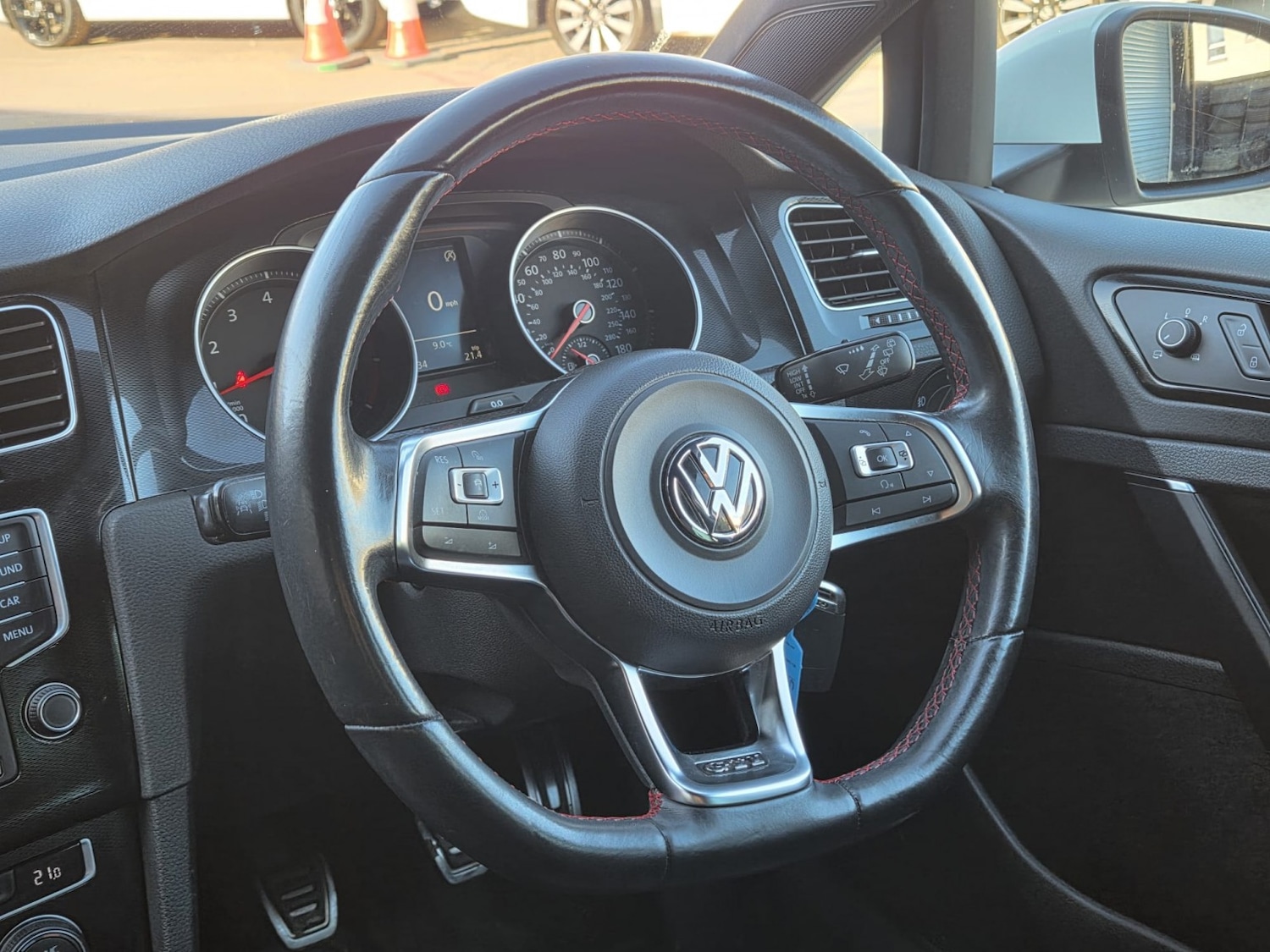 Used Volkswagen Golf 2015 for sale - 77650056: Photo 9