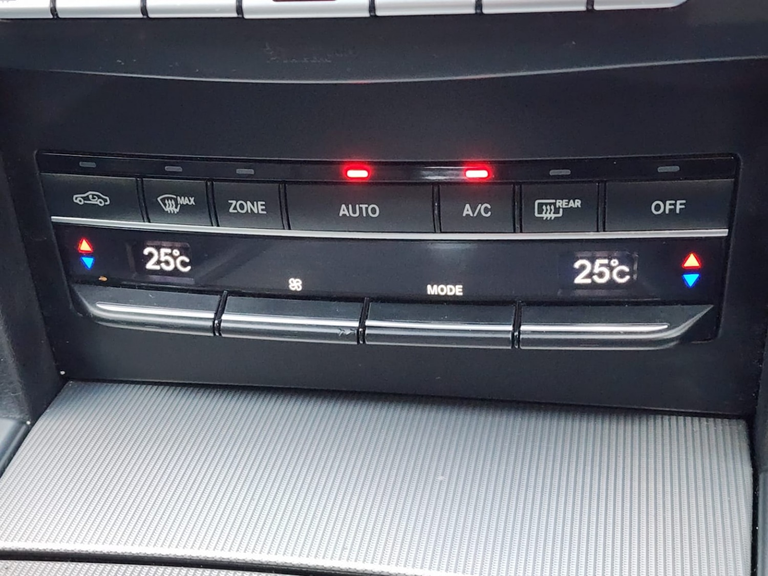 Used Mercedes-Benz E Class 2015 for sale - 76591554: Photo 13